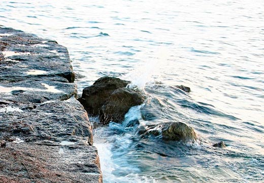 картинка Сочинение по пословице Под лежачий камень вода не течет Под лежачий камень вода не течет