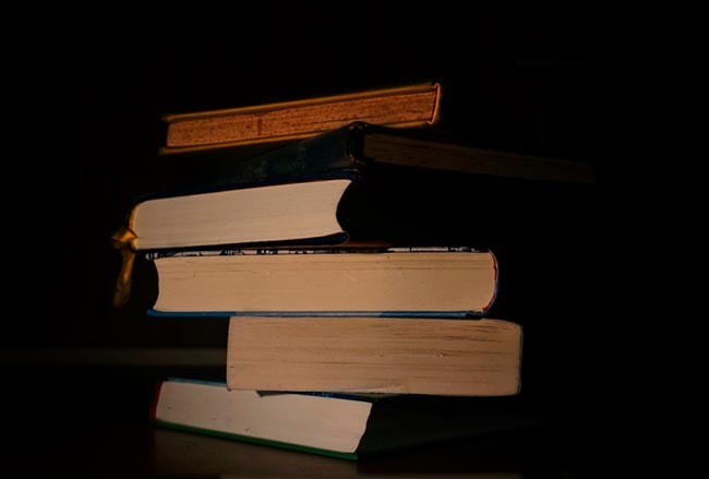картинка Сочинение Подслушанный разговор книг в библиотеке 6 класс с прямой речью Подслушанный разговор книг в библиотеке